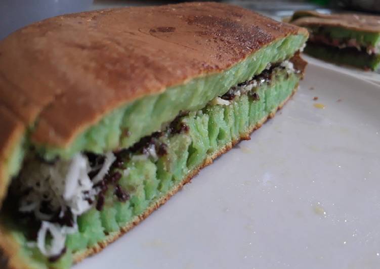 Martabak manis lembut bersarang