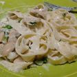 Tallarines cinta con salsa de champiñones
