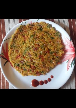 रवा थालिपीठ रेसिपी चे मुख्य फोटो 