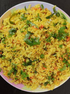 அவல் கிச்சிடி (Flattened rice kichidi) (Aval khichadi recipe in tamil) செய்முறை முக்கிய புகைப்படம்