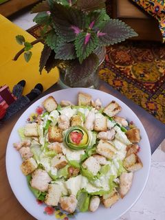 عکسی از دستور سالاد سزار و سس مایونز رژیمی