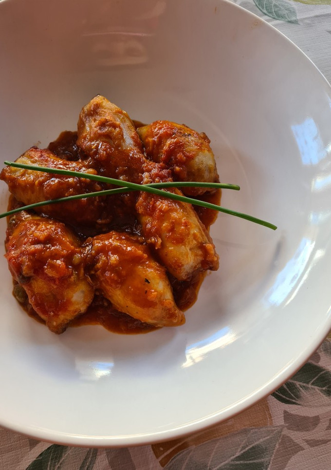 Una foto de Chipirones rellenos con salsa picantita de tomate