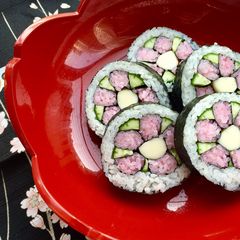 A picture of Kawaii Sushi Roll.