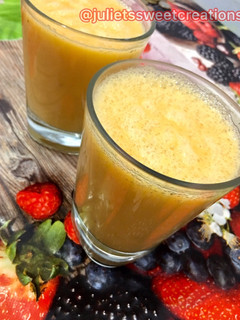 Una foto de Batido de melocotón 🍑 con plátano🍌 y leche de almendras