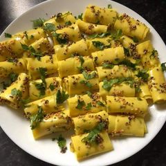 A picture of Tadka khandavi.