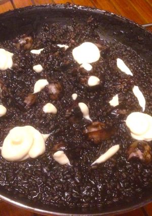Una foto de Arroz con chocos en su tinta