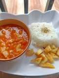 Sop merah dan crouton ala"