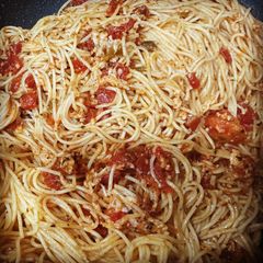 Tomato and Garlic Pasta A picture of Tomato and Garlic Pasta.