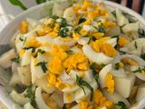 Ensalada de Papas huevo y Perejil