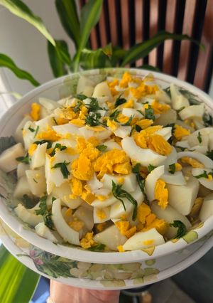 Una foto de Ensalada de Papas huevo y Perejil