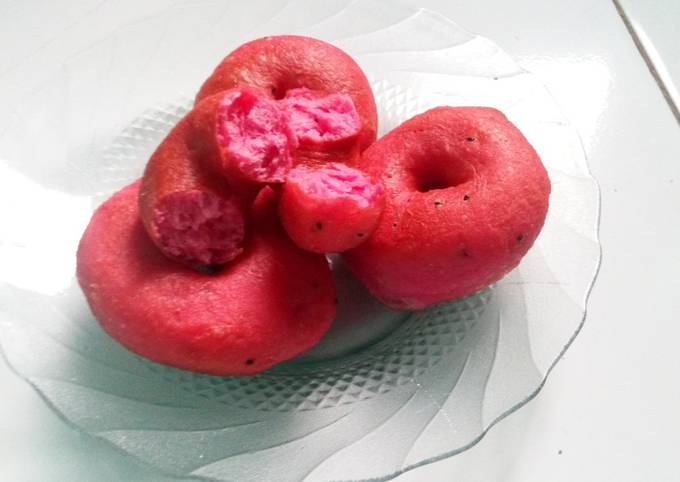 Resep Donat Buah Naga yang Enak Banget