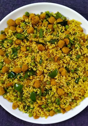 A picture of Soya Chunk Rice.