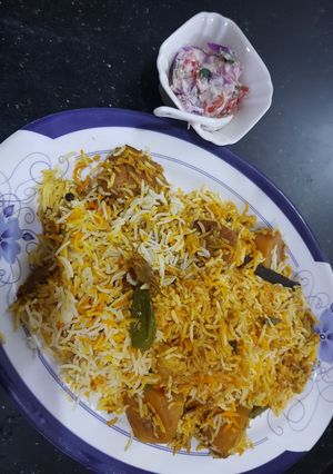 A picture of Spicy Chicken Tikka Biryani.