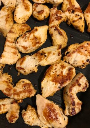 A picture of Chicken with Lime, Garlic and Black Pepper.
