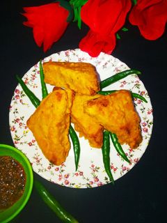 ब्रेड पकौड़े (Bread Pakoda Recipe in Hindi) रेसिपी मुख्य फोटो