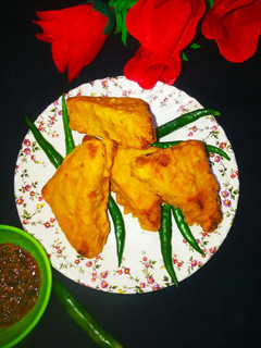 ब्रेड पकौड़े (Bread Pakoda Recipe in Hindi) रेसिपी मुख्य फोटो
