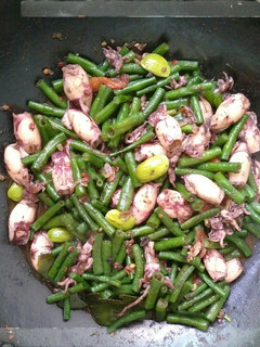 Foto resep Oseng kacang panjang cumi hitam