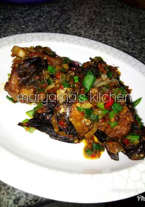 A picture of Peppered cat fish.