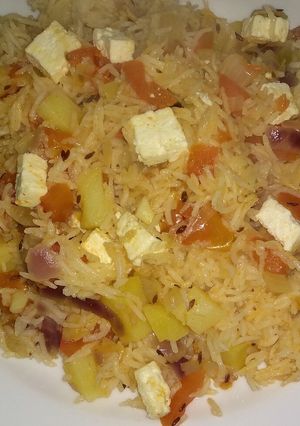 A picture of Aalu paneer rice.