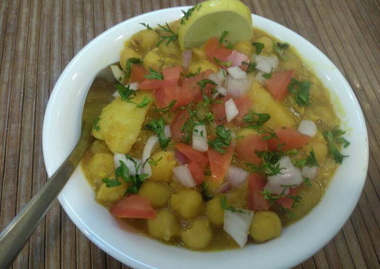 Simple Way to Make Perfect Ghungni/Chole Matar Chaat