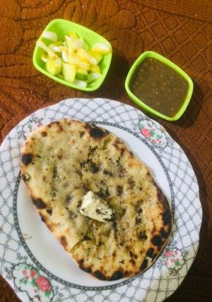 A picture of Amritsari chole kulche.