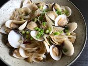 A picture of clam broth