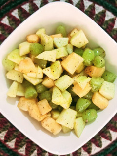 फ्रूट चाट (fruit chaat recipe in Hindi) रेसिपी मुख्य फोटो