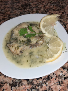 Una foto de Bacalao con salsa verde