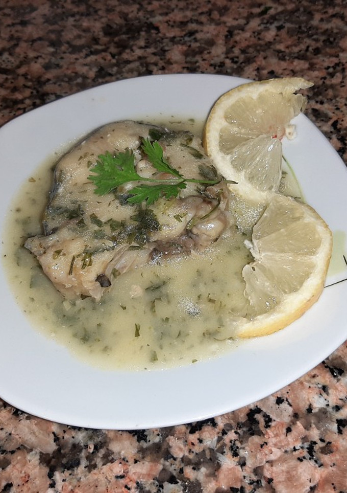 Una foto de Bacalao con salsa verde