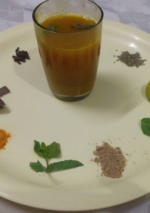 ઇમ્યુનિટી બુસ્ટર ડ્રિંક (Immunity Booster Drink Recipe In Gujarati) રેસીપી મુખ્ય ફોટો