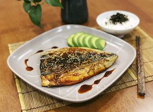 Hình của món Cá saba nướng teriyaki.