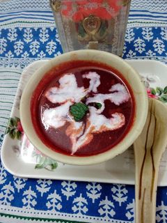 क्रीमी टमाटर-चुकंदर सुप(creamy tamater chukender soup recepie in hindi) रेसिपी मुख्य फोटो