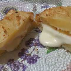 Una foto de Bocaditos de papa escalope rellenos con queso