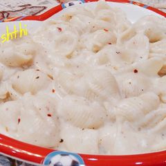 A picture of White Sauce Pasta.