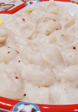 A picture of White Sauce Pasta.