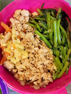 《簡單便當菜》乾煎低脂雞肉末 的食譜成品照片