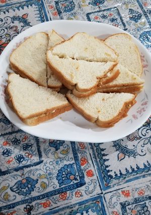 A picture of Chicken egg sandwiches.
