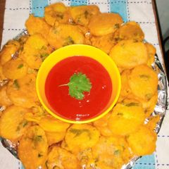 Homemade Potato Bhajias 😋 A picture of Homemade Potato Bhajias 😋.