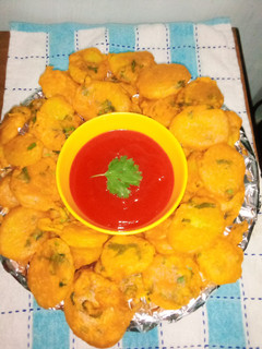 A picture of Homemade Potato Bhajias 😋.
