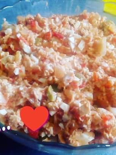 Una foto de Relleno de empanadas de pollo con lata de tomates !