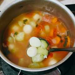 รูปของ Sup Oyong Telur Puyuh