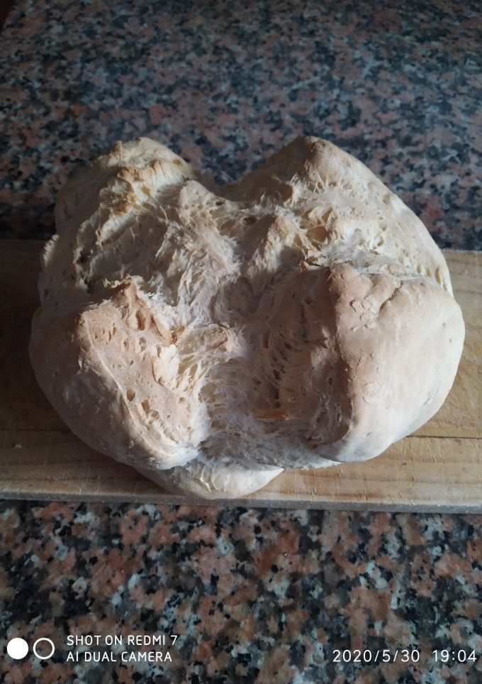 Una foto de Pan casero con levadura