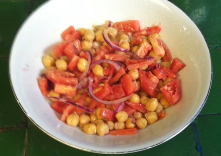 Ensalada de garbanzos con jitomate