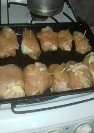 Una foto de Poupie de pollo con puré mixto