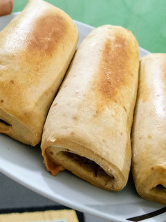 A picture of Fish rolls.