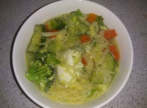 Una foto de Sopita ramen mejorada