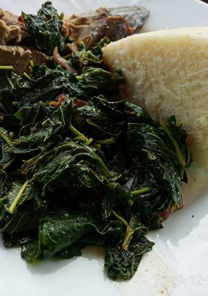 A picture of Terere and spinach.