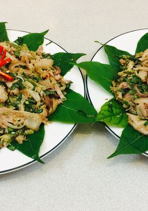 Hình của món Dựng heo thui bóp khế.