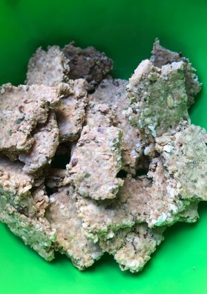 Una foto de Mini galletitas saladas de semillas sin huevo