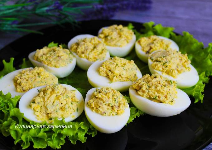 Фаршированные яйца с рыбными консервами — рецепты | Дзен